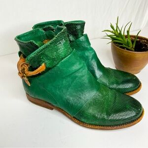 A.S. 98 Green Leather Ankle Boots Snake Embossed Zipper 36